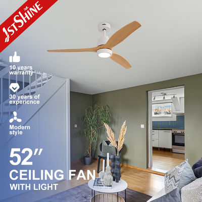 acheter Ventilateur de plafond à lames ABS à grain de bois blanc moderne avec éclairage LED et source d'alimentation en courant continu fabrication en ligne