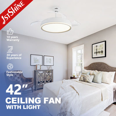 Conception contemporaine 5 vitesses ventilateur de plafond LED avec lames cachées 42 pouces économiseur d'espace