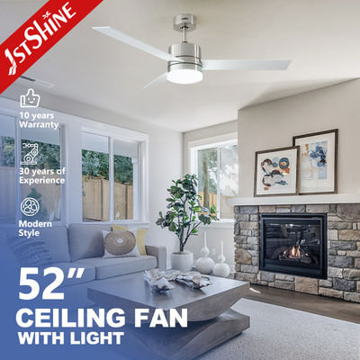 Ventilateur de plafond de design moderne à débit d'air élevé avec lumière et lames en MDF en couleurs OEM