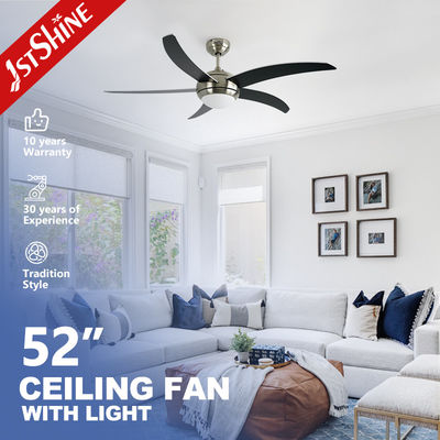 Lumière de ventilateur de plafond moderne avec 5 lames Mdf moteur DC silencieux économie d'énergie