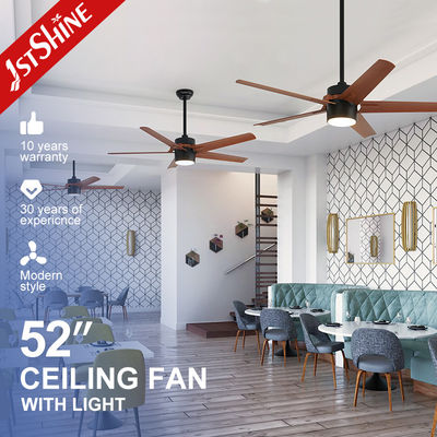Ventilateur de plafond LED à 5 lames de 52 pouces avec éclairage 3 couleurs et lames ABS