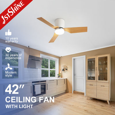 Bon prix Lumière de ventilateur de plafond LED personnalisée pour le design de montage de flush de 42 pouces de style nordique moderne en ligne