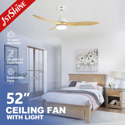Fan de plafond menée tranquille en bois solide de haut flux d'air de moteur de C.C de fan de plafond