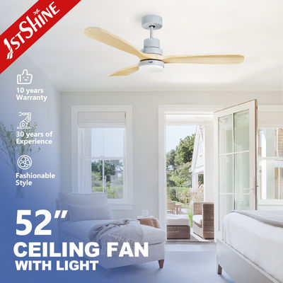 Moteur à courant alternatif à télécommande changeant en bois solide de fan de plafond de la couleur 110v futée