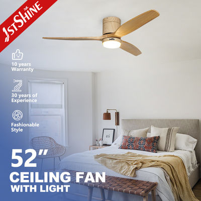 Bon prix 52 pouces lames en bois massif moteur à courant continu LED ventilateur de plafond éclairage pour la décoration de la maison et du bureau en ligne