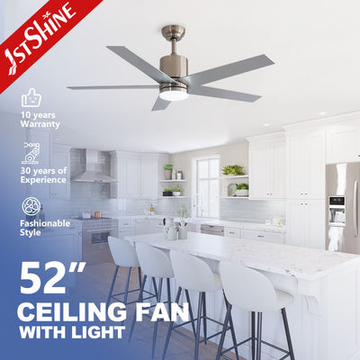 Ventilateur de plafond à LED moderne en nickel satiné avec 5 lames MDF