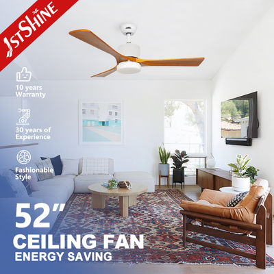 Ventilateur de plafond en bois massif doté d'options de taille multiple et de fonctions de contrôle intelligentes, y compris la mémoire de chronométrage et les paramètres de scène