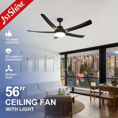 Ventilateur de plafond en plastique noir moderne doté de lames ABS durables et de télécommande avec moteur à courant continu économe en énergie et lumière LED